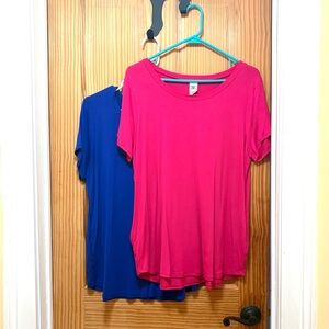 BUNDLE! Sew In Love Women’s Short Sleeve Tees With Side Pockets Blue & Pink Sz M
